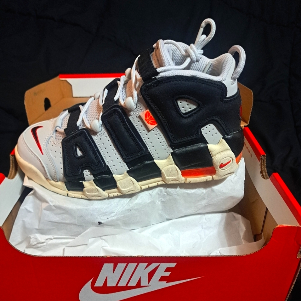 Nike air uptempo size 5y